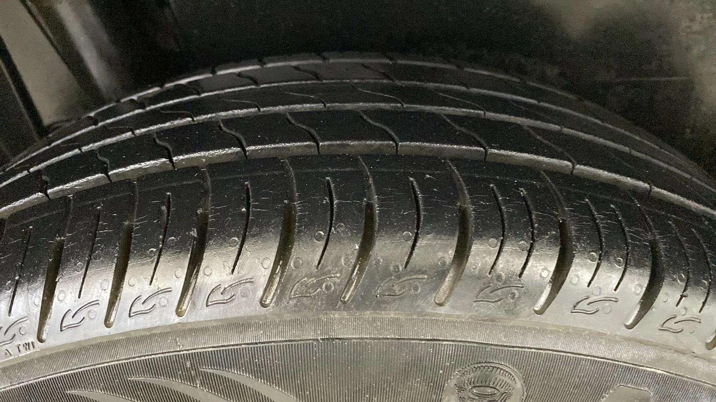2020 Maruti Vitara Brezza VXI, Petrol, Manual, 17,320 km, Right Rear Tyre Tread