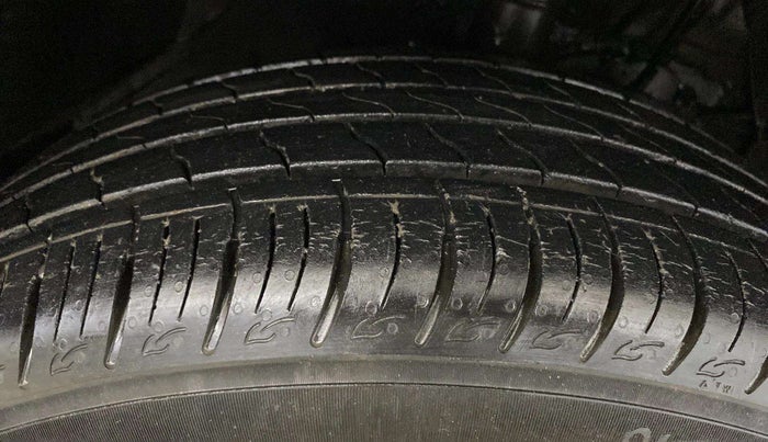 2020 Maruti Vitara Brezza VXI, Petrol, Manual, 17,165 km, Right Front Tyre Tread