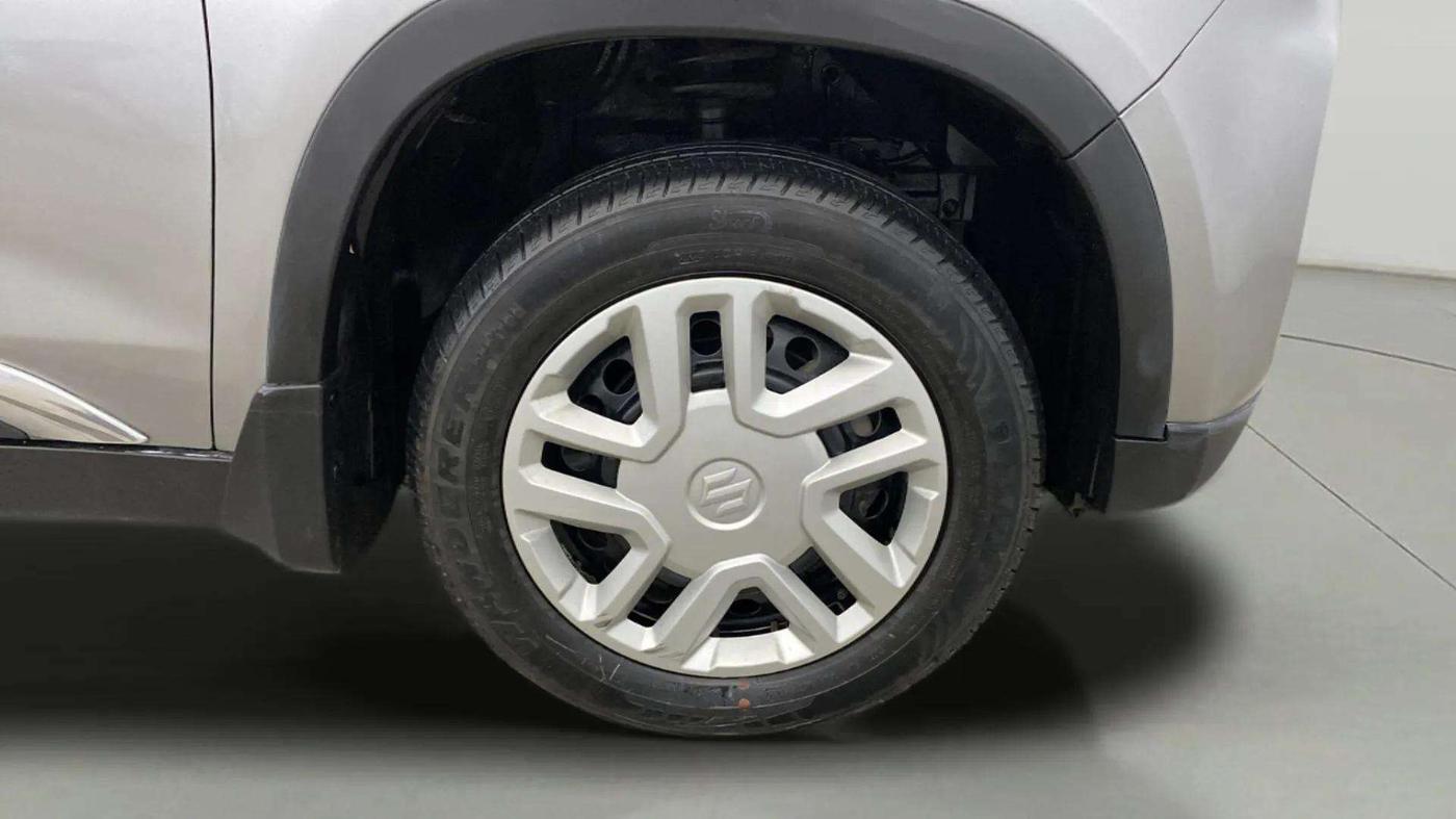2020 Maruti Vitara Brezza VXI, Petrol, Manual, 17,320 km, Right Front Wheel