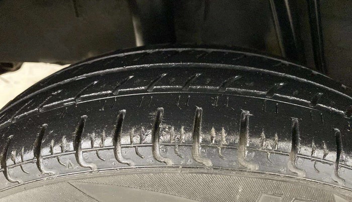 2016 Renault Kwid RXT 0.8, Petrol, Manual, 48,063 km, Right Rear Tyre Tread