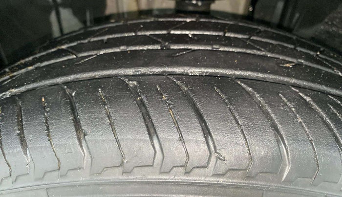 2021 Nissan MAGNITE XV TURBO, Petrol, Manual, 14,410 km, Left Front Tyre Tread