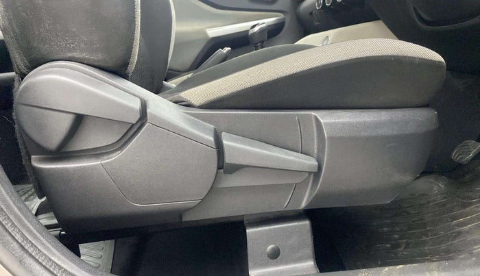 2021 Nissan MAGNITE XV TURBO, Petrol, Manual, 14,410 km, Driver Side Adjustment Panel