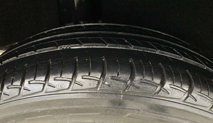 2017 Maruti Baleno DELTA PETROL 1.2, Petrol, Manual, 38,972 km, Right Rear Tyre Tread