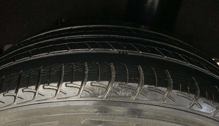 2017 Maruti Baleno DELTA PETROL 1.2, Petrol, Manual, 38,972 km, Left Rear Tyre Tread