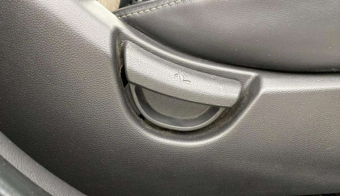 2019 Hyundai Grand i10 SPORTZ 1.2 KAPPA VTVT, Petrol, Manual, 83,771 km, Driver Side Adjustment Panel