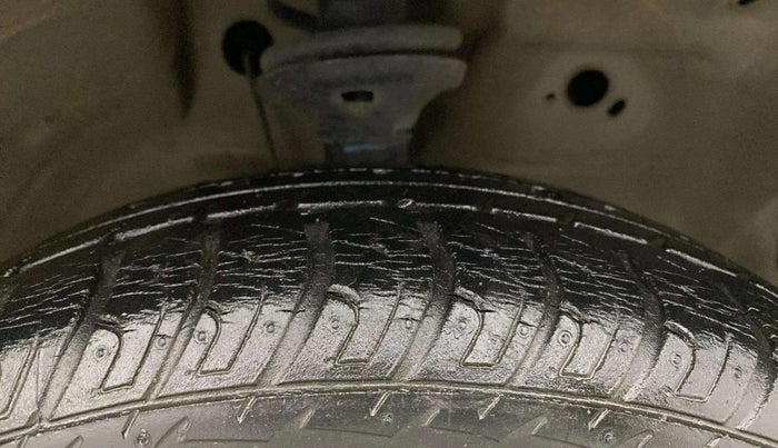 2014 Maruti Wagon R 1.0 VXI, Petrol, Manual, 21,975 km, Right Front Tyre Tread