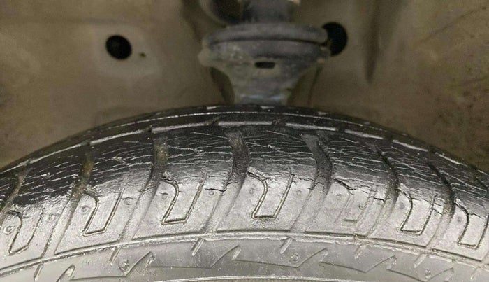 2014 Maruti Wagon R 1.0 VXI, Petrol, Manual, 21,975 km, Left Front Tyre Tread