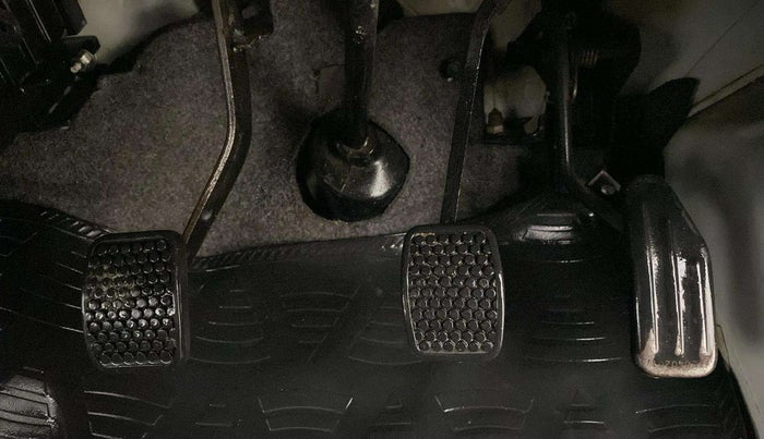2017 Maruti Eeco 5 STR WITH A/C+HTR, Petrol, Manual, 36,418 km, Pedals