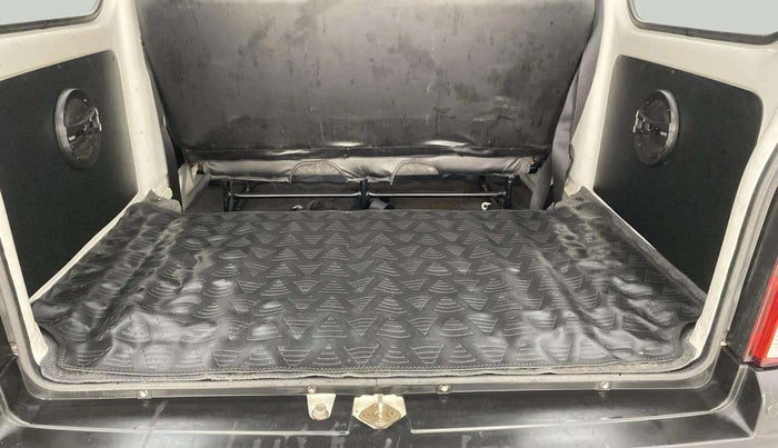 2017 Maruti Eeco 5 STR WITH A/C+HTR, Petrol, Manual, 36,418 km, Boot Inside
