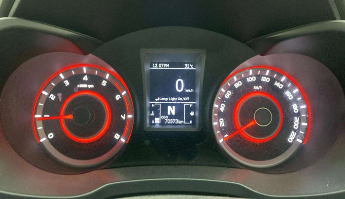 2019 Mahindra XUV300 W8 (O) 1.2 PETROL, Petrol, Manual, 70,547 km, Odometer Image