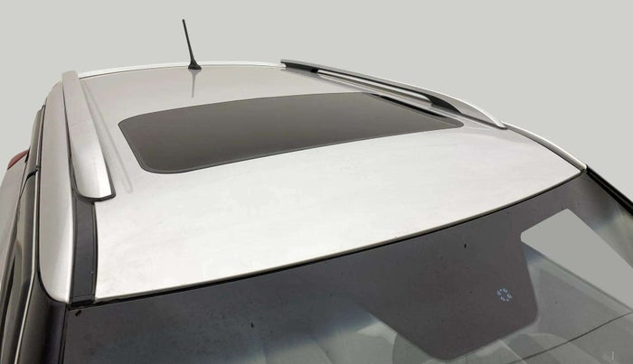 2019 Mahindra XUV300 W8 (O) 1.2 PETROL, Petrol, Manual, 70,547 km, Roof