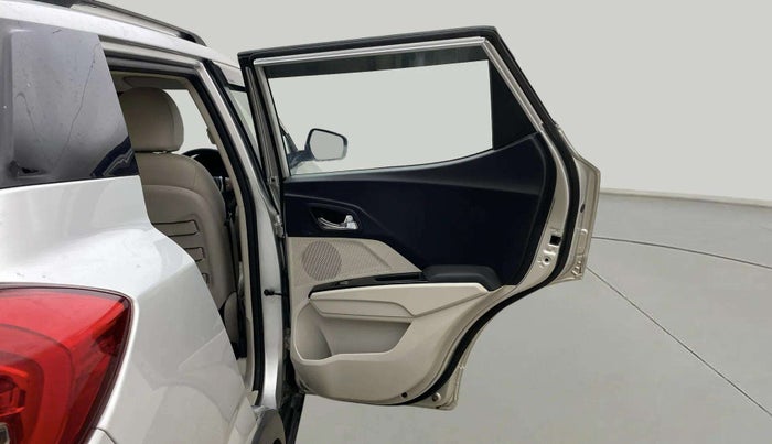 2019 Mahindra XUV300 W8 (O) 1.2 PETROL, Petrol, Manual, 70,547 km, RHS Rear Door