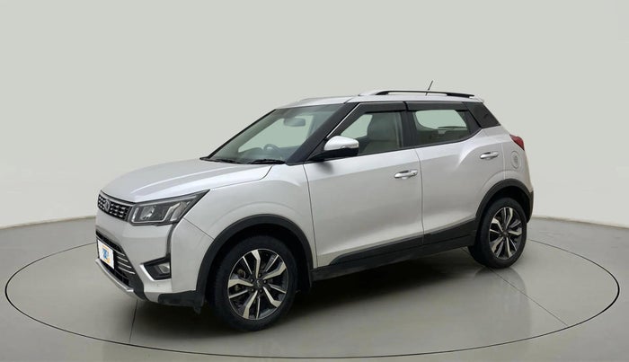 2019 Mahindra XUV300 W8 (O) 1.2 PETROL, Petrol, Manual, 70,547 km, Left Front Diagonal