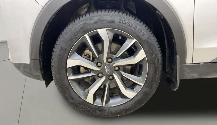 2019 Mahindra XUV300 W8 (O) 1.2 PETROL, Petrol, Manual, 70,547 km, Left Front Wheel
