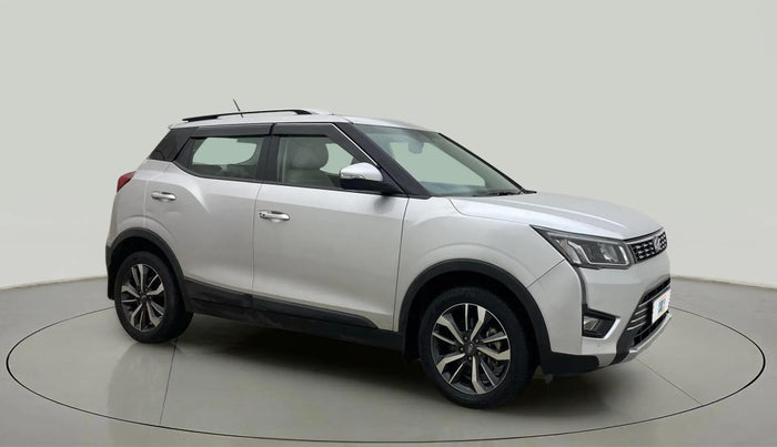 2019 Mahindra XUV300 W8 (O) 1.2 PETROL, Petrol, Manual, 70,547 km, Right Front Diagonal