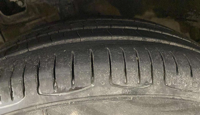 2017 Hyundai Xcent S 1.2, Petrol, Manual, 57,896 km, Left Front Tyre Tread