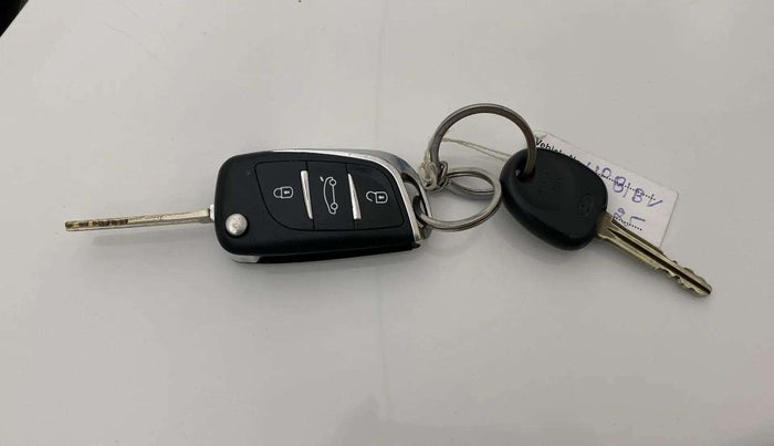 2017 Hyundai Xcent S 1.2, Petrol, Manual, 57,896 km, Key Close Up