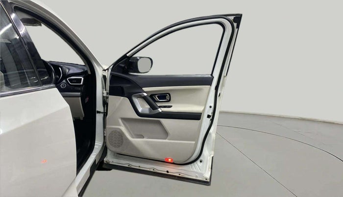 2021 Tata Safari XZ, Diesel, Manual, 40,042 km, RHS Front Door