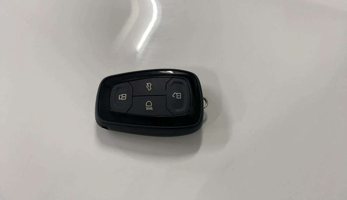 2021 Tata Safari XZ, Diesel, Manual, 40,042 km, Key Close Up
