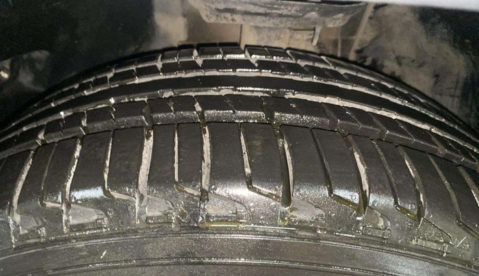 2021 Tata Safari XZ, Diesel, Manual, 40,042 km, Right Front Tyre Tread