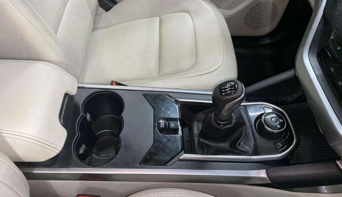2021 Tata Safari XZ, Diesel, Manual, 40,042 km, Gear Lever