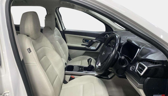 2021 Tata Safari XZ, Diesel, Manual, 40,042 km, Right Side Front Door Cabin