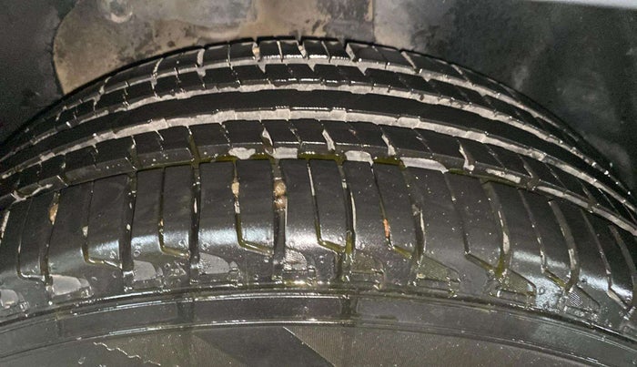 2021 Tata Safari XZ, Diesel, Manual, 40,042 km, Right Rear Tyre Tread