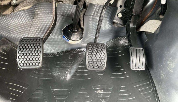 2021 Maruti Eeco 7 STR, Petrol, Manual, 30,666 km, Pedals