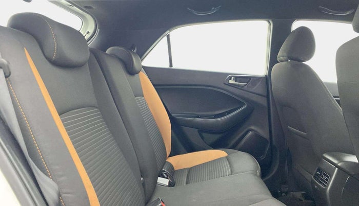 2017 Hyundai i20 Active 1.2 SX, Petrol, Manual, 74,374 km, Right Side Rear Door Cabin