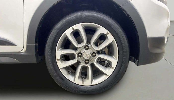 2017 Hyundai i20 Active 1.2 SX, Petrol, Manual, 74,374 km, Right Front Wheel