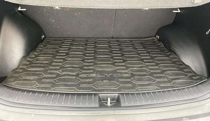 2021 KIA SELTOS HTX IVT 1.5 PETROL, Petrol, Automatic, 14,905 km, Boot Inside