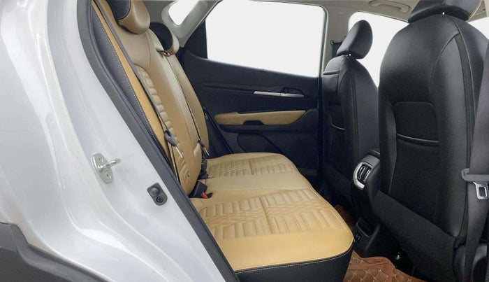 2024 KIA SONET 	 HTX 1.0 TURBO DCT, Petrol, Automatic, 11,661 km, Right Side Rear Door Cabin