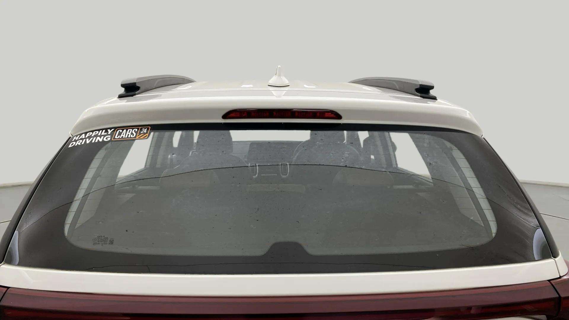 Rear-Windshield---Roof-25