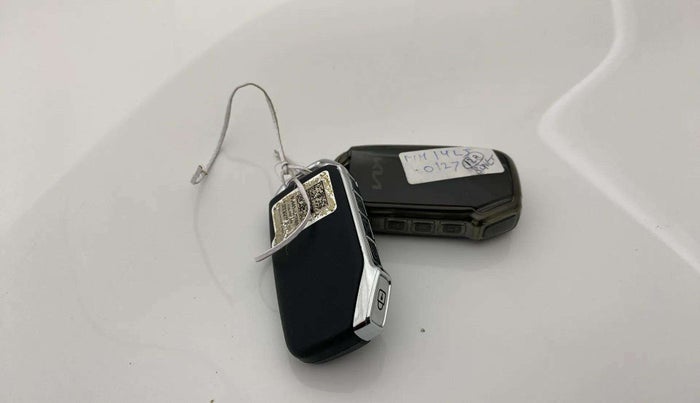 2024 KIA SONET 	 HTX 1.0 TURBO DCT, Petrol, Automatic, 11,661 km, Key Close Up