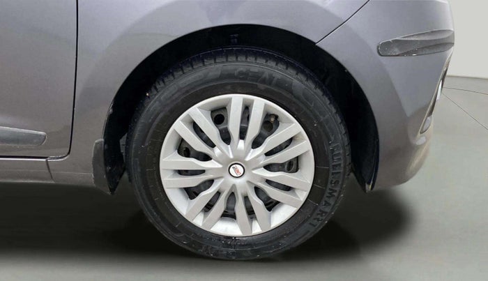 2016 Hyundai Grand i10 SPORTZ 1.2 KAPPA VTVT, Petrol, Manual, 74,438 km, Right Front Wheel