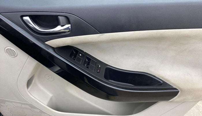 2021 Tata NEXON XZ PETROL, Petrol, Manual, 46,292 km, Driver Side Door Panels Control