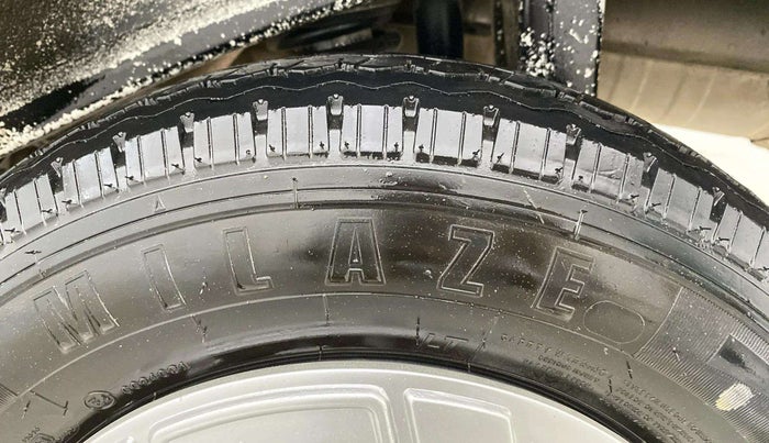 2022 Maruti Eeco 5 STR AC (O), Petrol, Manual, 53,349 km, Left Rear Tyre Tread