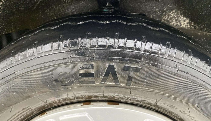 2022 Maruti Eeco 5 STR AC (O), Petrol, Manual, 53,349 km, Right Front Tyre Tread