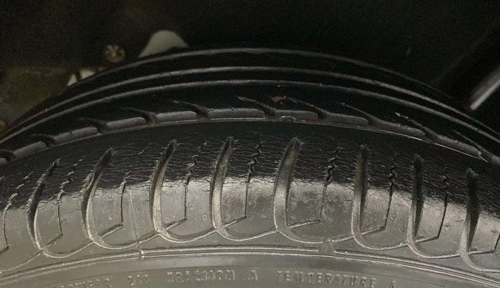 2015 Ford Ecosport TITANIUM 1.5L PETROL AT, Petrol, Automatic, 22,435 km, Left Rear Tyre Tread