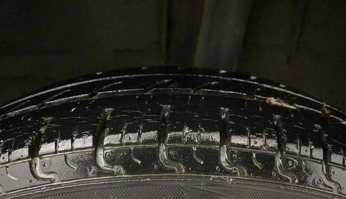2016 Renault Kwid RXT 0.8, Petrol, Manual, 31,451 km, Left Rear Tyre Tread