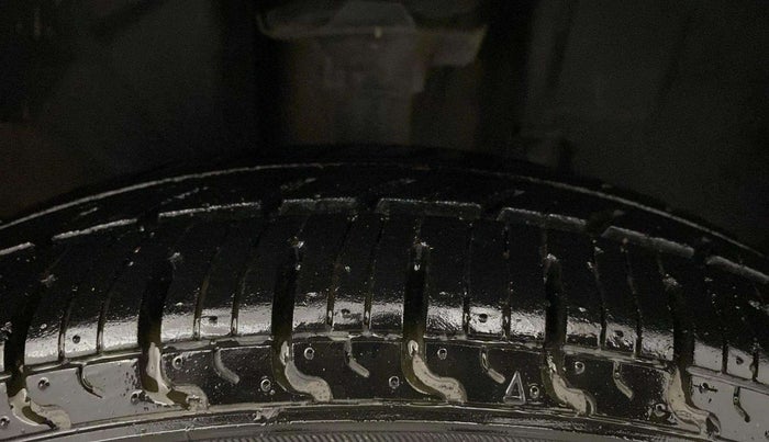 2016 Renault Kwid RXT 0.8, Petrol, Manual, 31,451 km, Right Front Tyre Tread