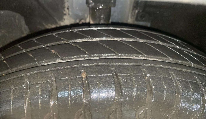 2021 Renault Kwid CLIMBER 1.0 AMT (O), Petrol, Automatic, 25,265 km, Right Front Tyre Tread