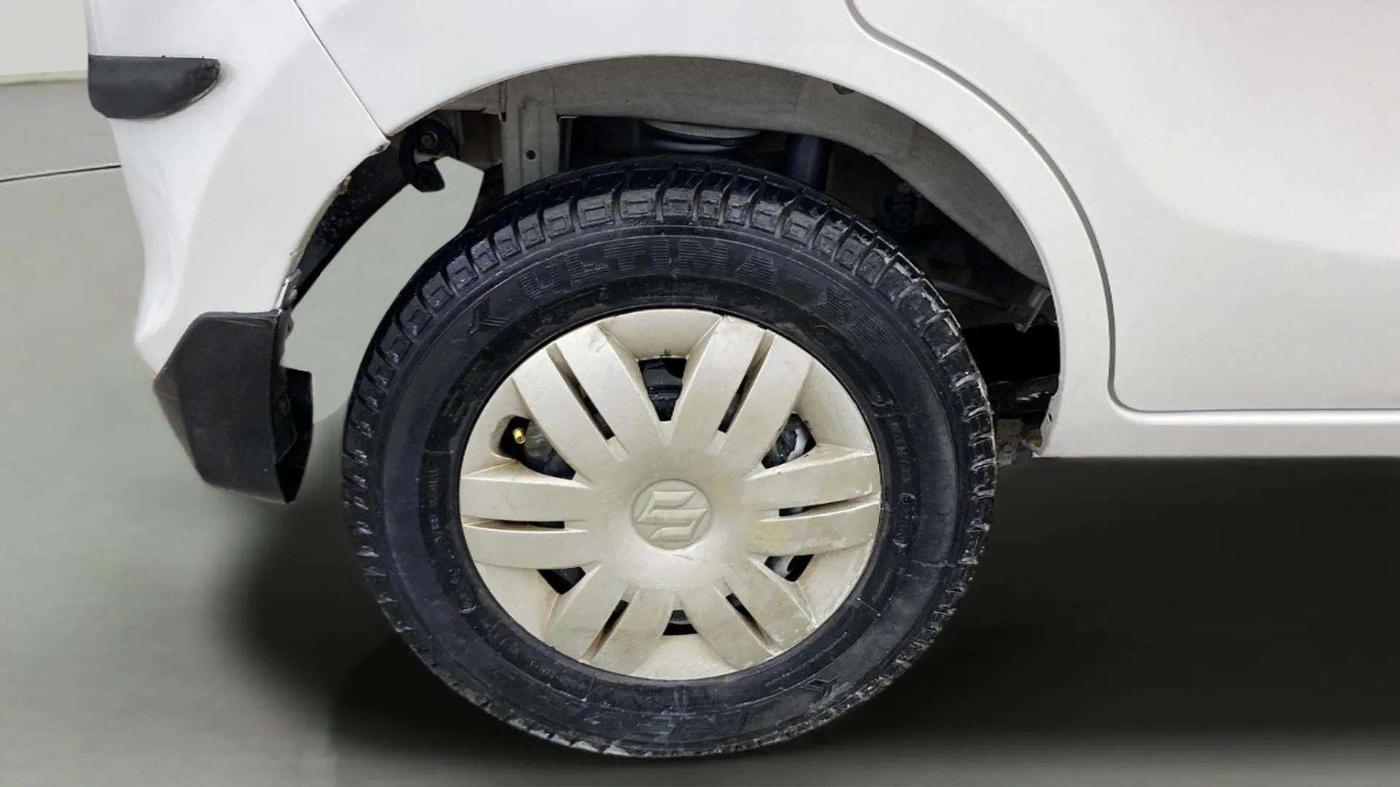 2016 Maruti Alto 800 LXI, Petrol, Manual, 28,589 km, Right Rear Wheel