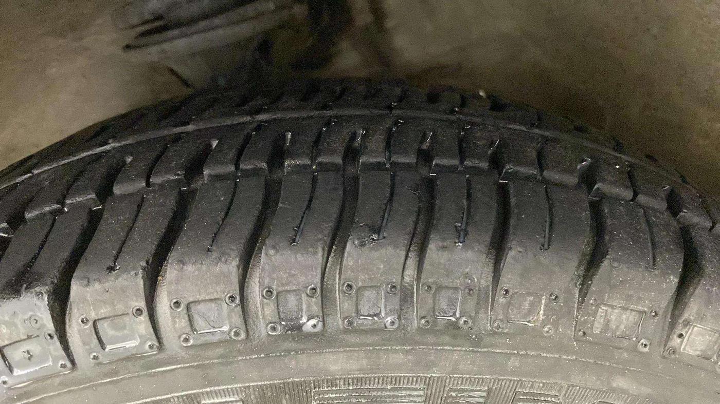 2016 Maruti Alto 800 LXI, Petrol, Manual, 28,589 km, Left Front Tyre Tread