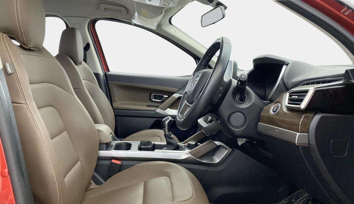 2021 Tata Harrier XZA 2.0L DUAL TONE, Diesel, Automatic, 26,632 km, Right Side Front Door Cabin