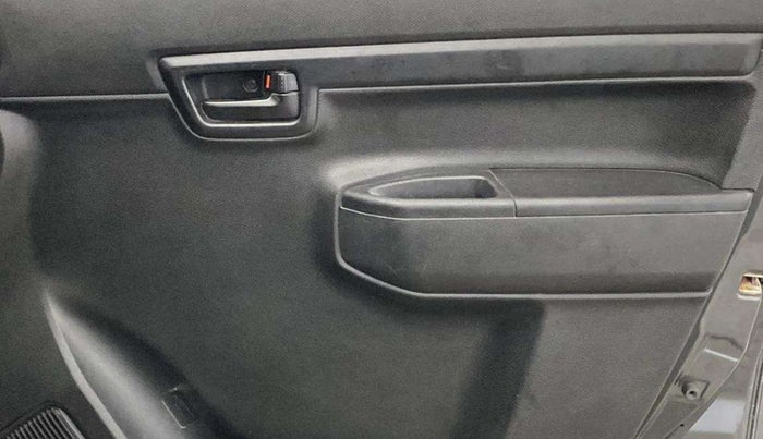 2022 Maruti S PRESSO VXI (O), Petrol, Manual, 35,505 km, Driver Side Door Panels Control