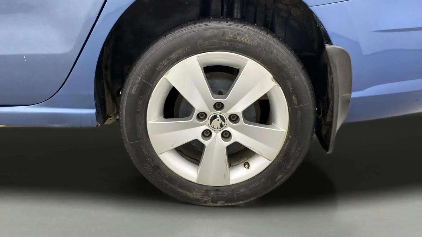 2017 Skoda Rapid STYLE 1.5 TDI AT, Diesel, Automatic, 1,15,836 km, Left Rear Wheel