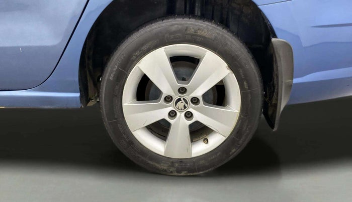 2017 Skoda Rapid STYLE 1.5 TDI AT, Diesel, Automatic, 1,15,719 km, Left Rear Wheel