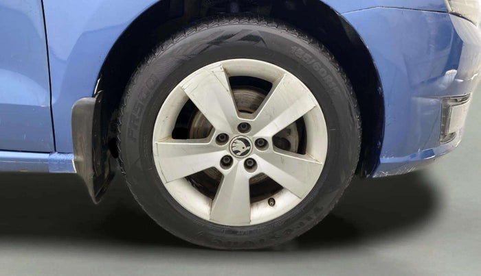 2017 Skoda Rapid STYLE 1.5 TDI AT, Diesel, Automatic, 1,15,719 km, Right Front Wheel