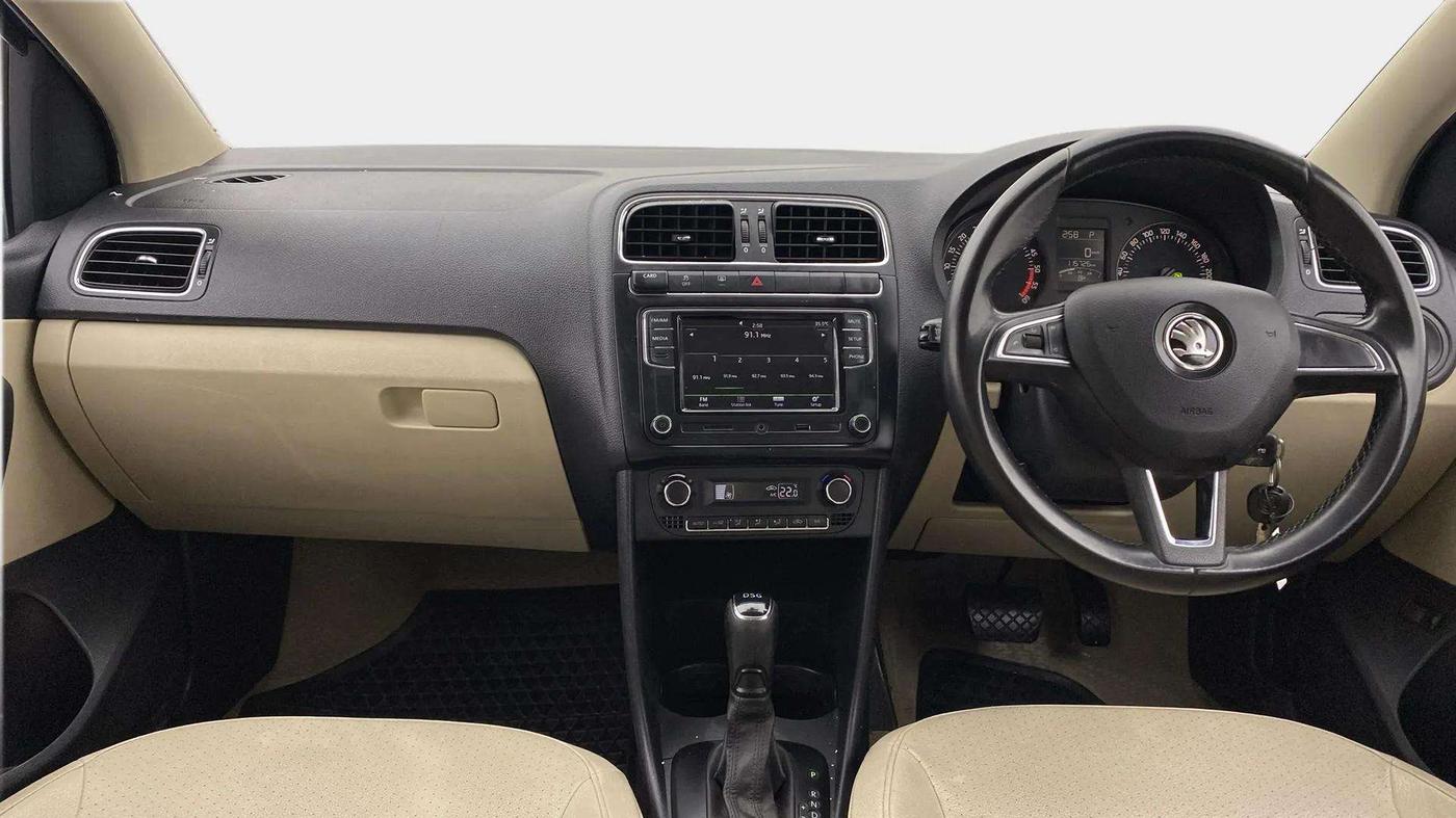 2017 Skoda Rapid STYLE 1.5 TDI AT, Diesel, Automatic, 1,15,836 km, Dashboard